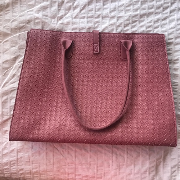 Ultra | Mauve Textured Purse - Picture 2 of 4